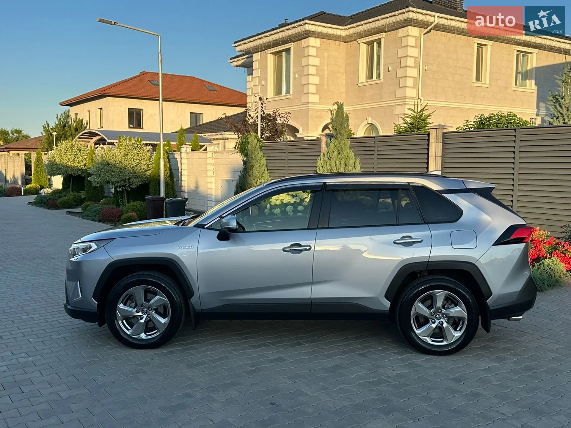 Toyota RAV4, 2019