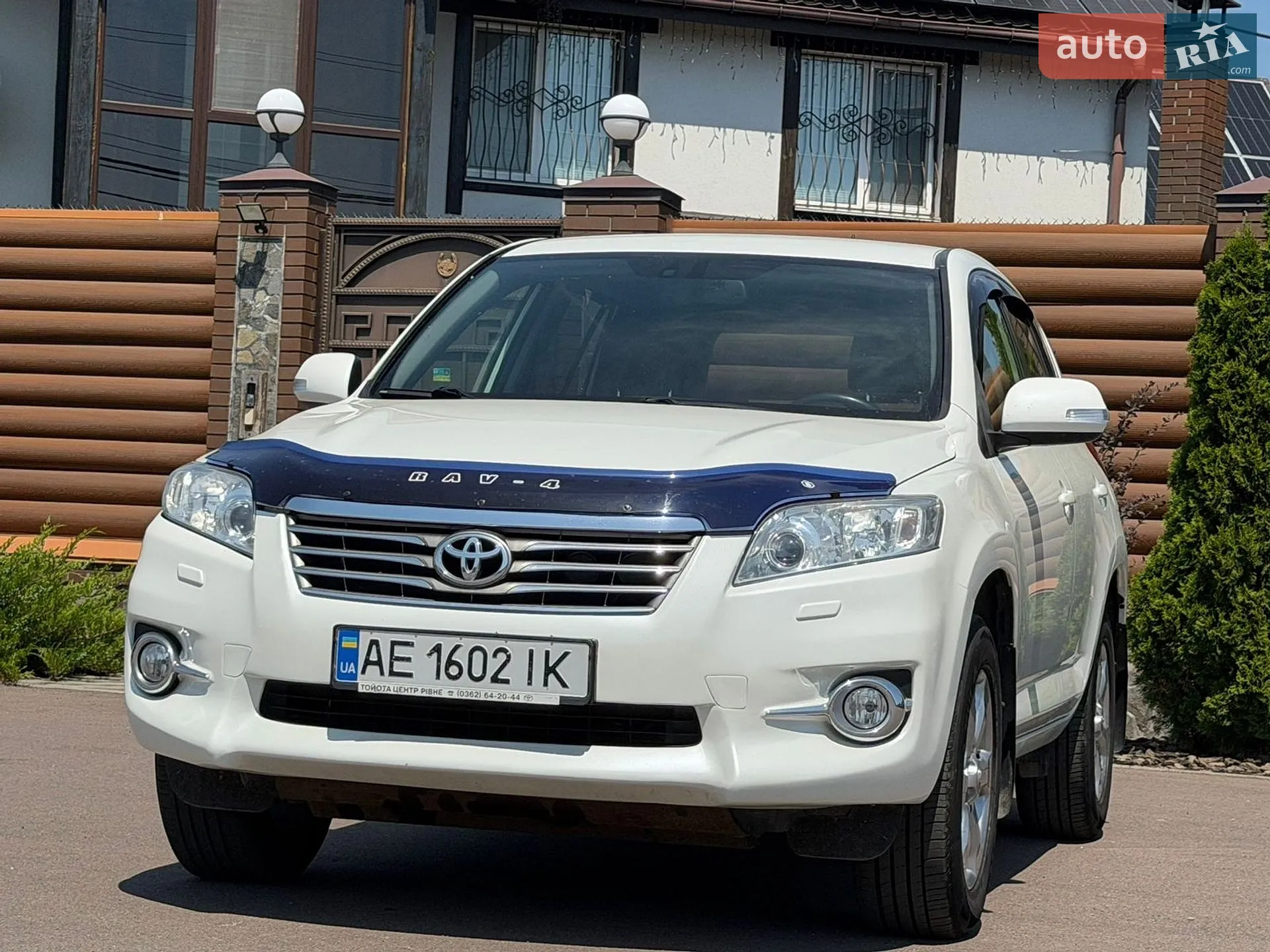 Toyota RAV4, 2010
