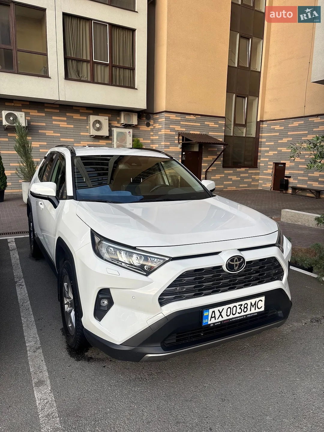 Toyota RAV4, 2023