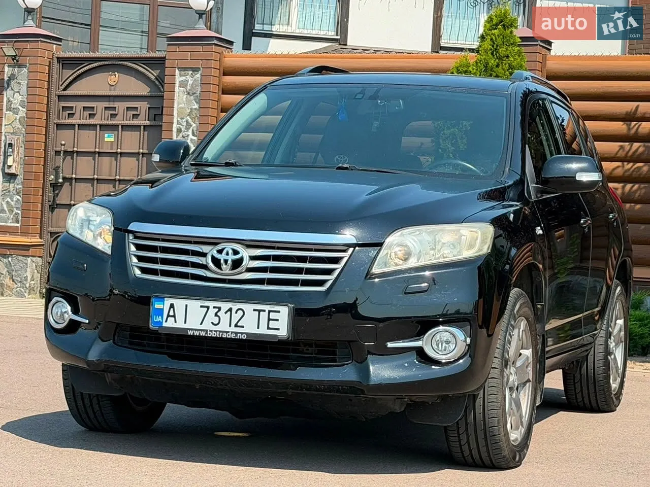 Toyota RAV4, 2011