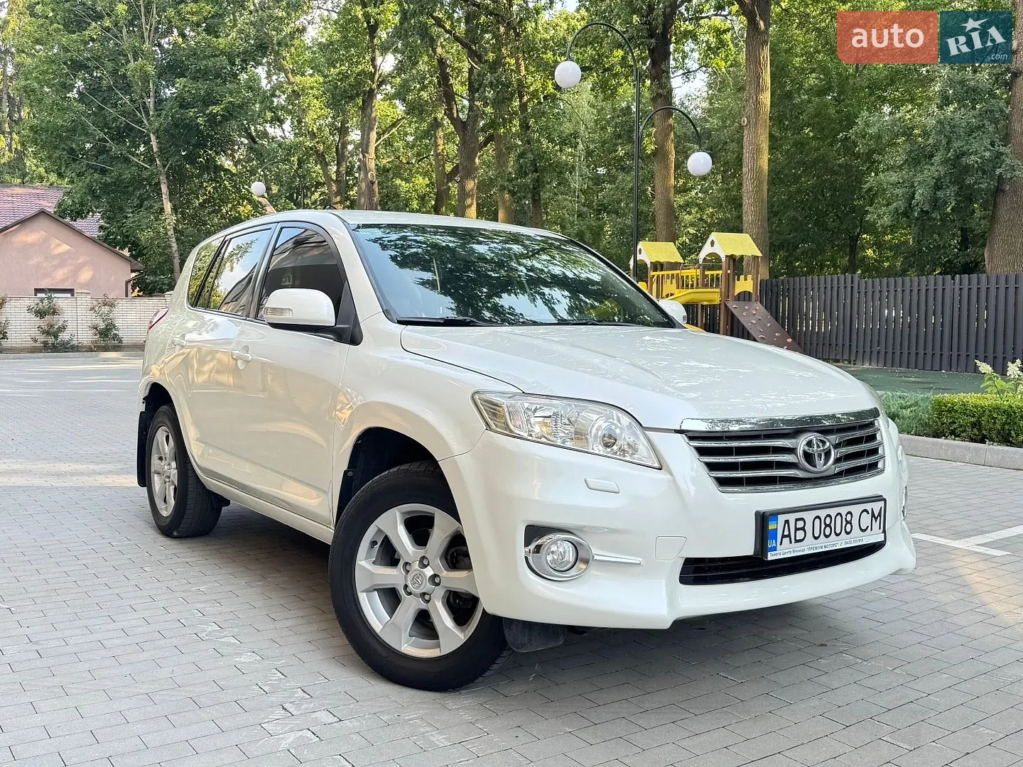 Toyota RAV4, 2010