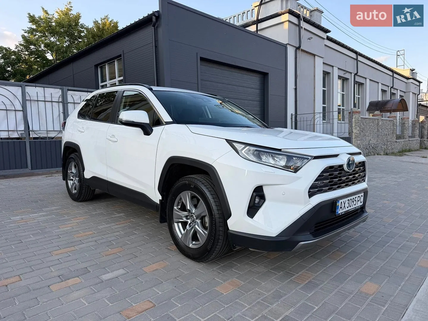 Toyota RAV4, 2025