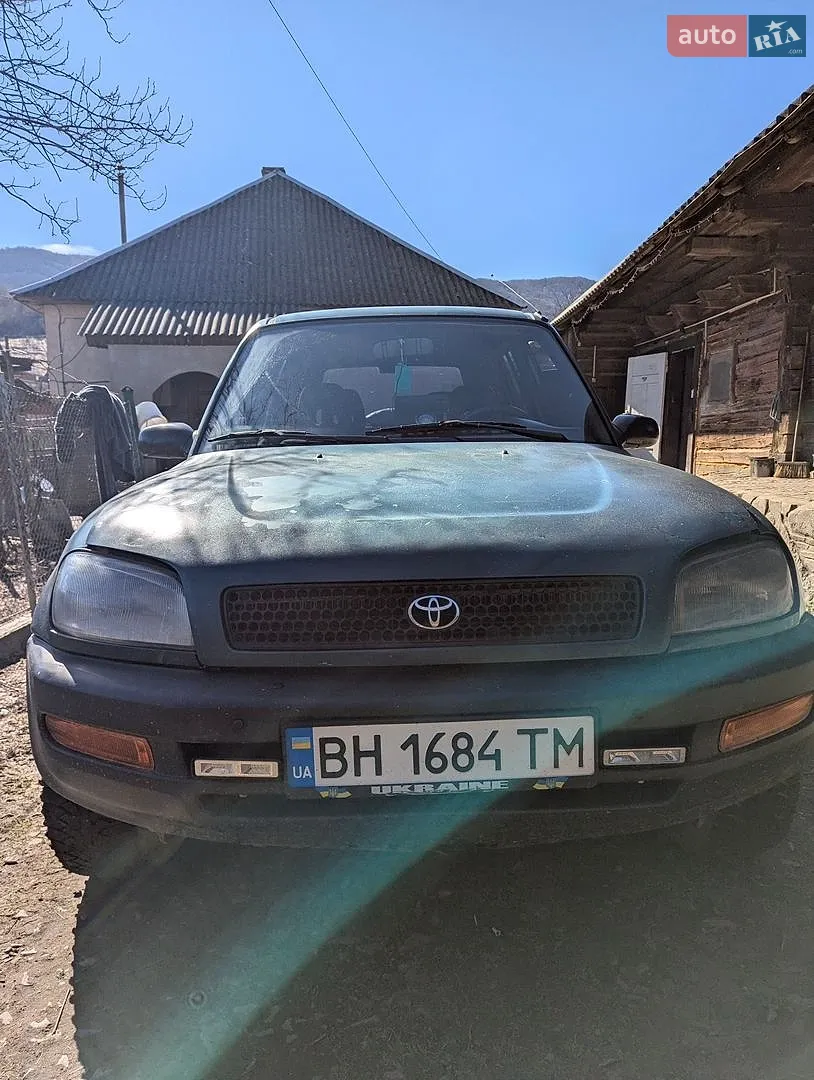 Toyota RAV4, 1998