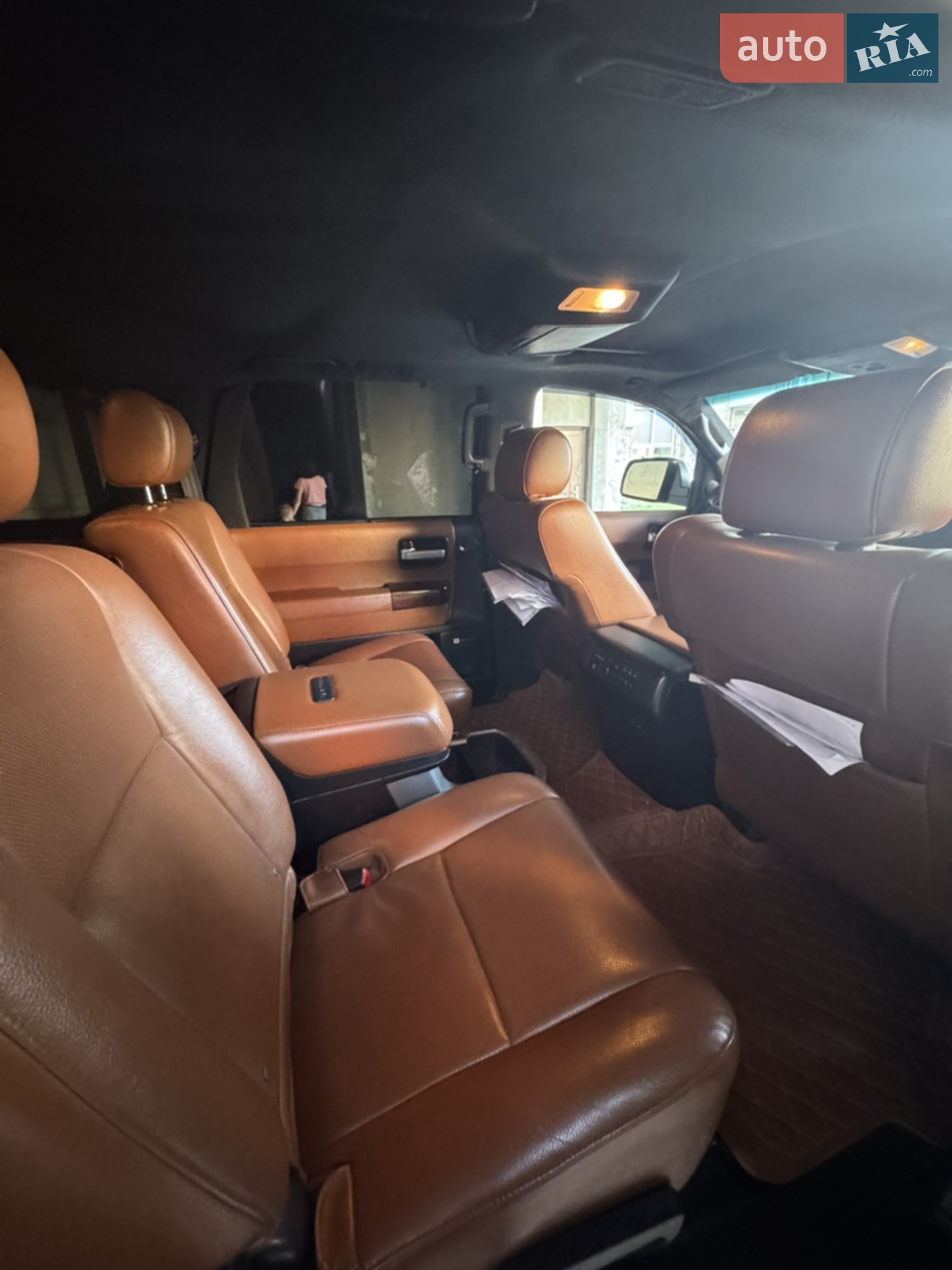Toyota Sequoia, 2015