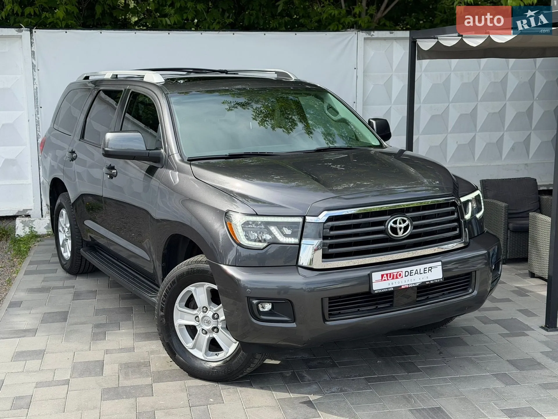 Toyota Sequoia, 2017