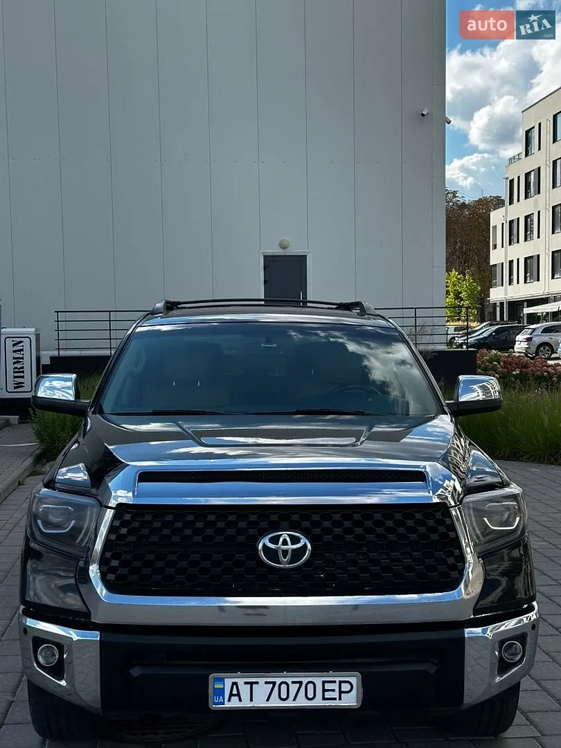 Toyota Sequoia, 2014