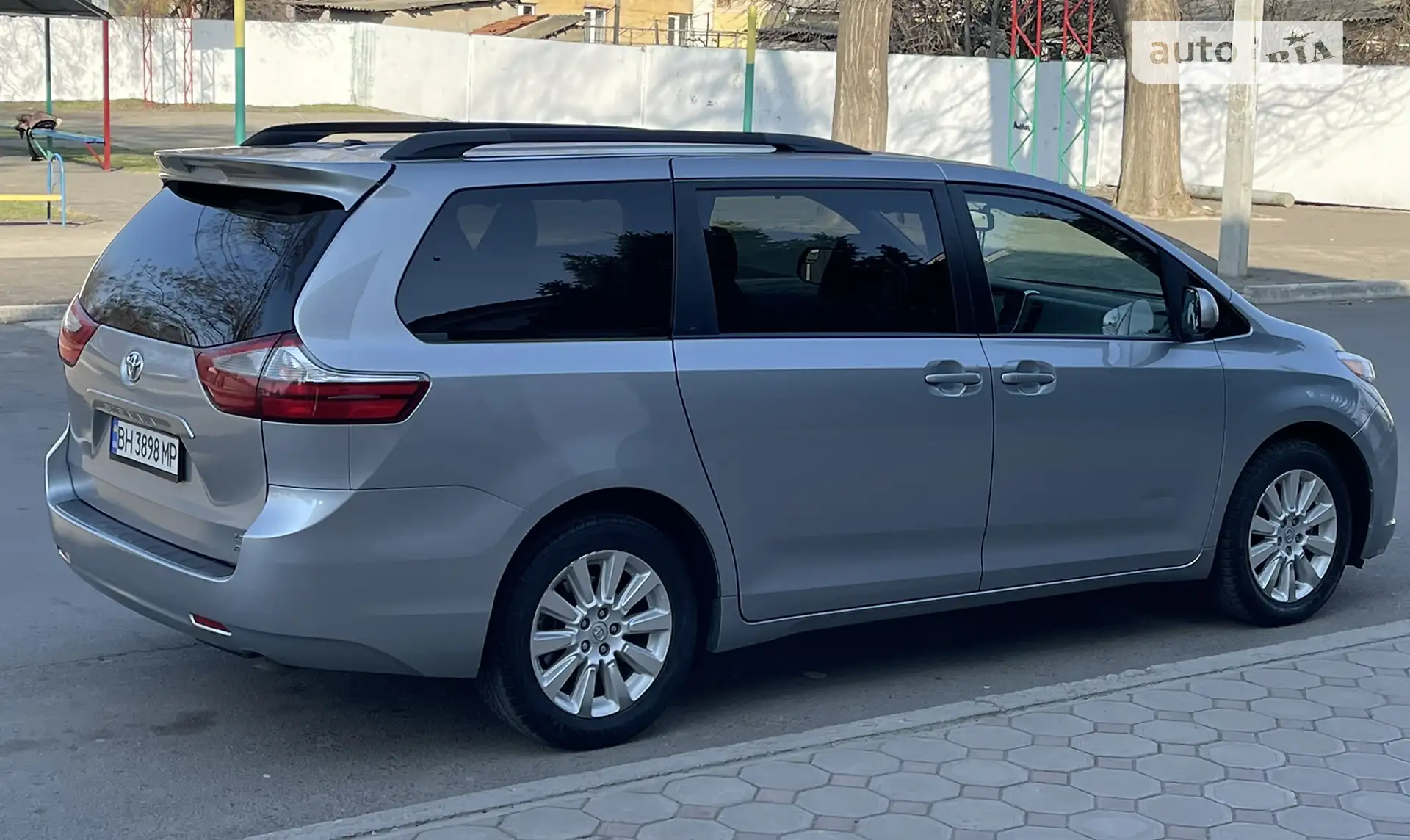 Toyota Sienna, 2015