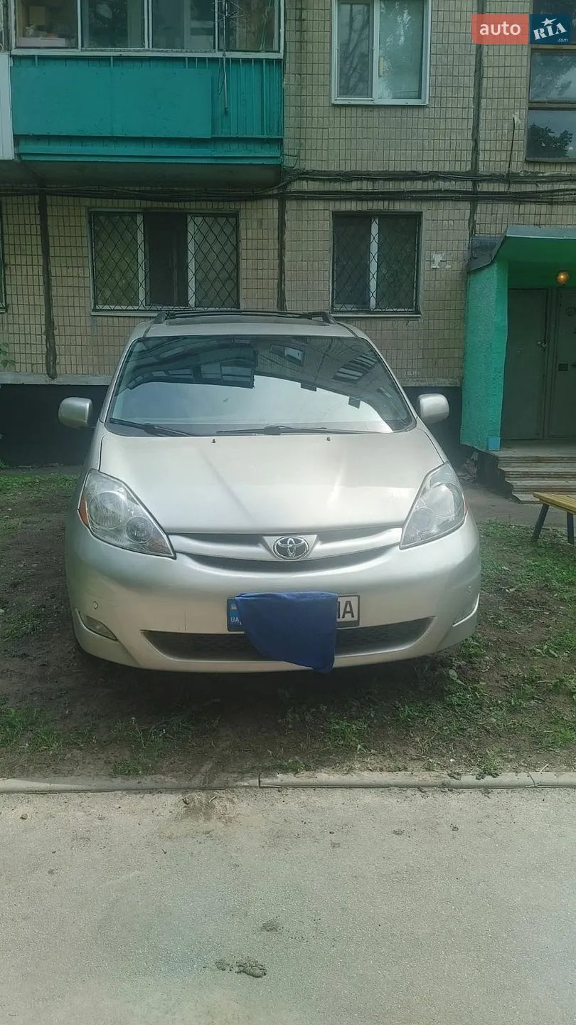 Toyota Sienna, 2007