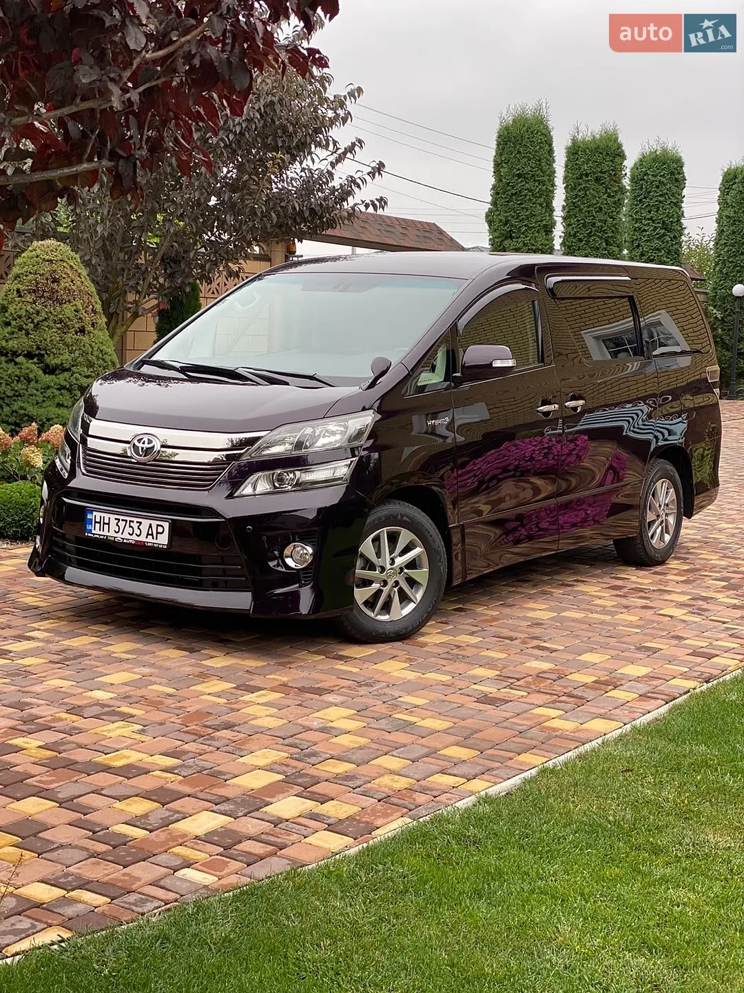 Toyota Vellfire, 2013