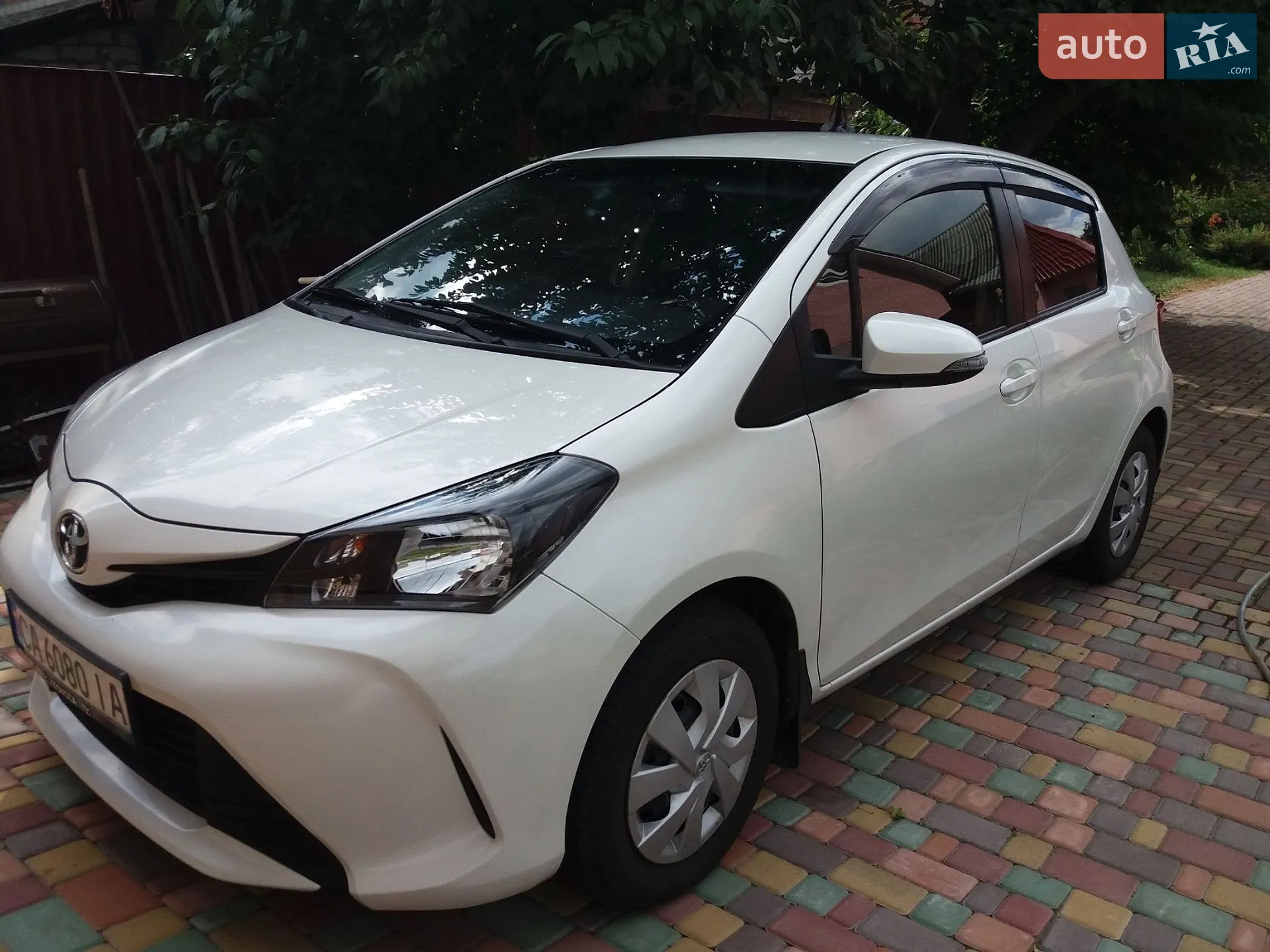 Toyota Vitz 2015 — 1