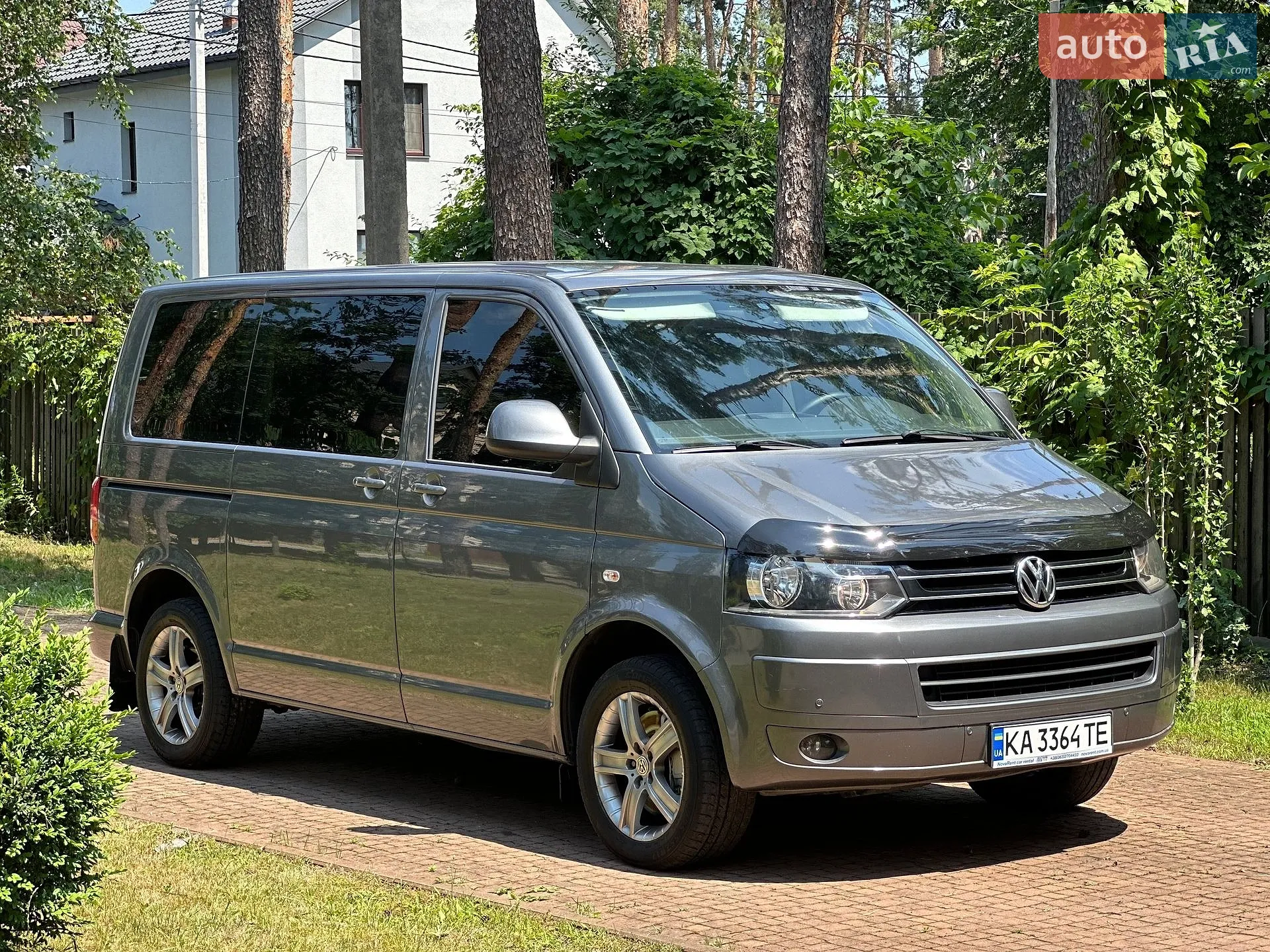 Volkswagen Caravelle, 2011
