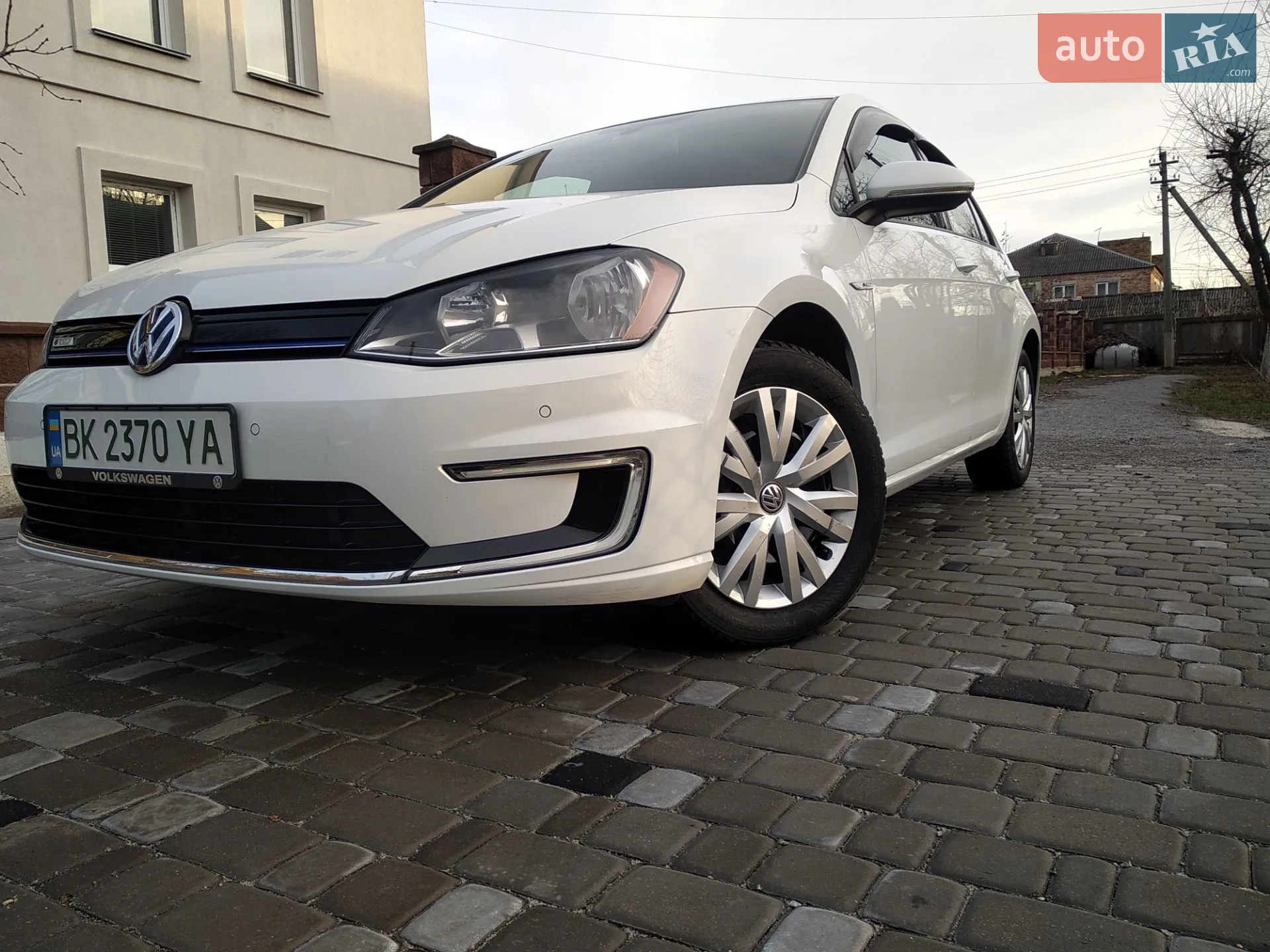 Volkswagen e-Golf, 2015