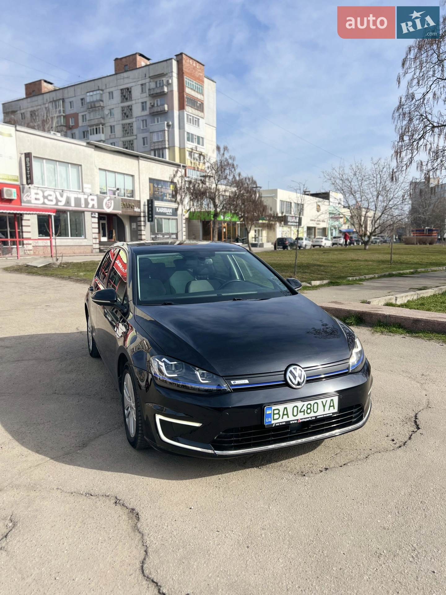 Volkswagen e-Golf, 2015