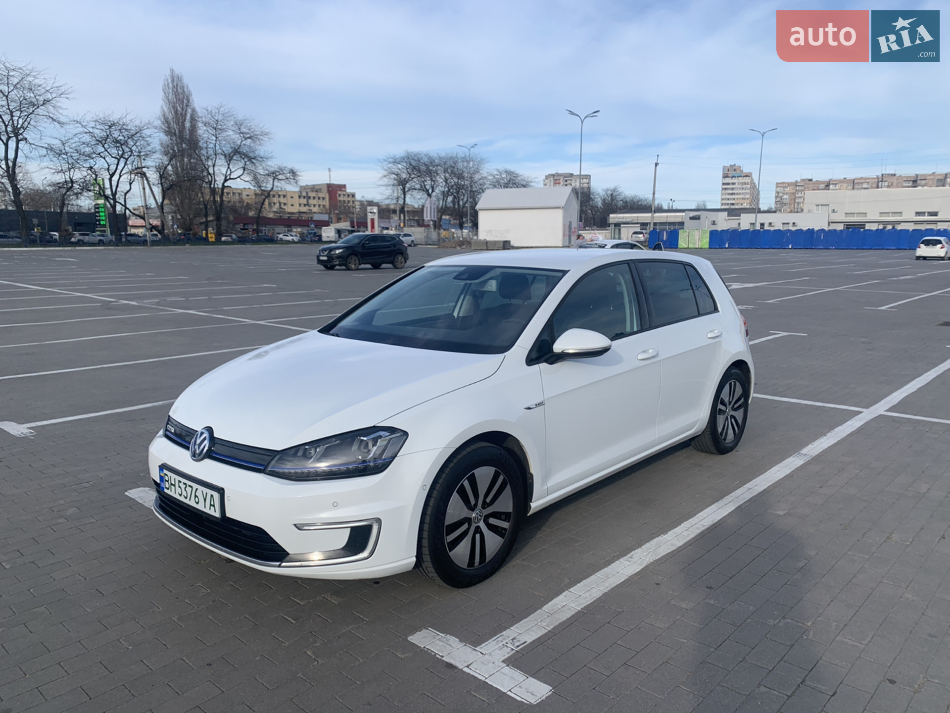 Volkswagen e-Golf, 2015