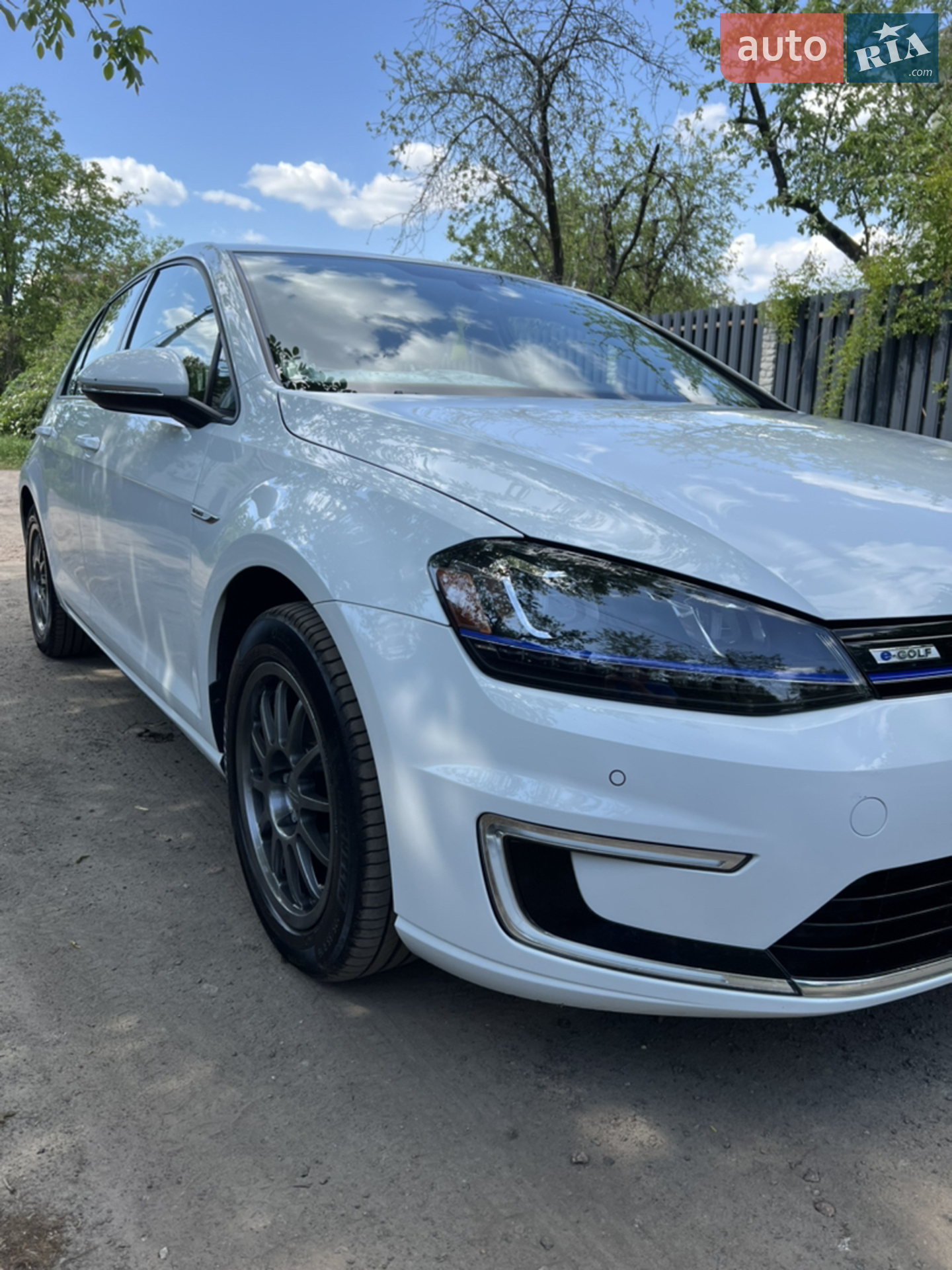 Volkswagen e-Golf, 2015