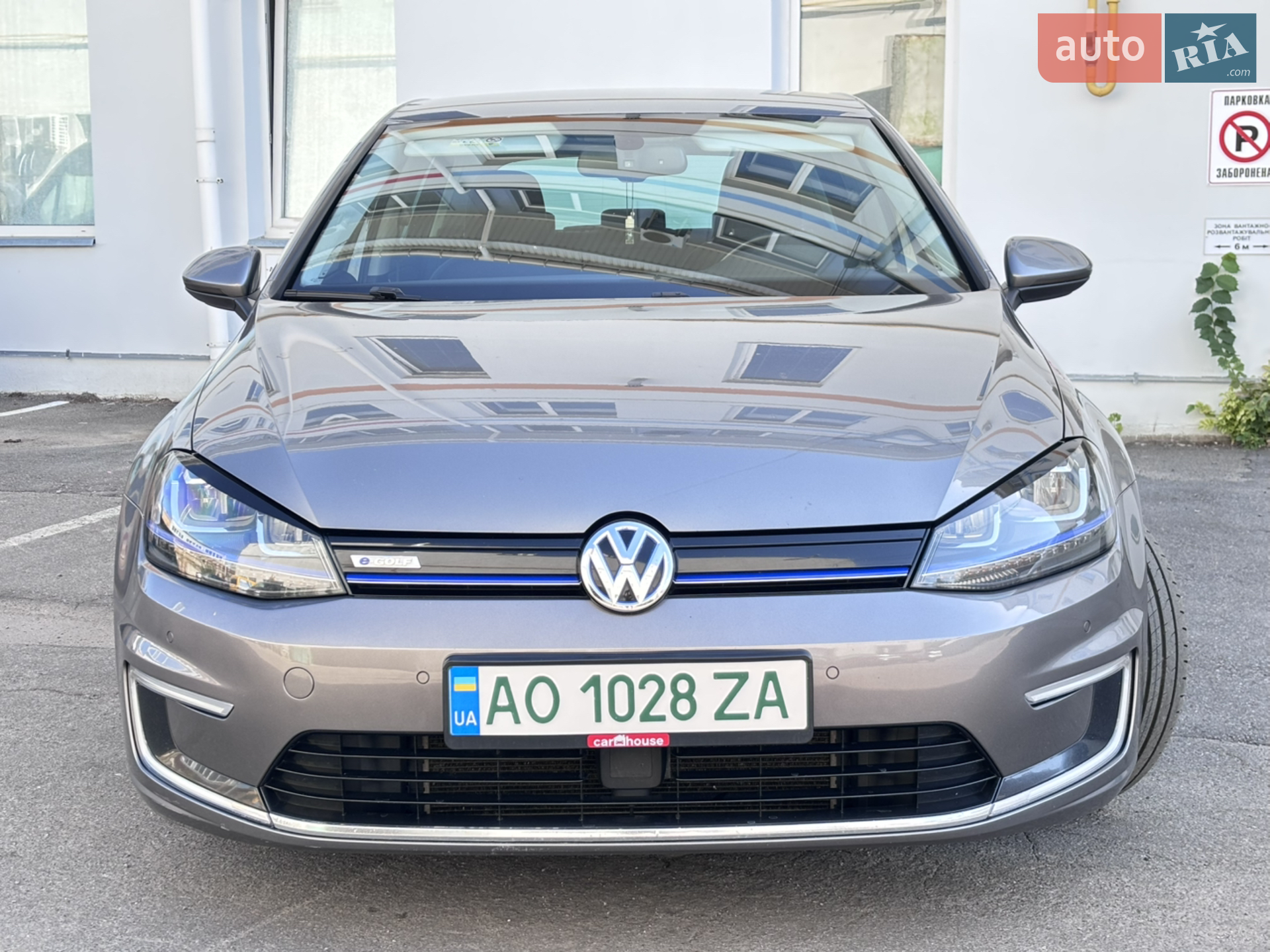 Volkswagen e-Golf, 2015