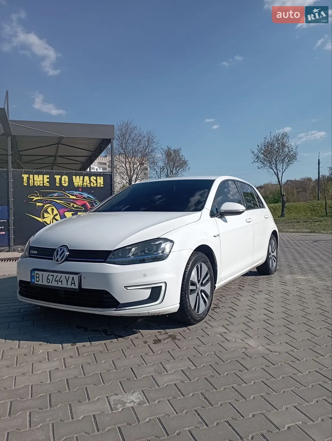 Volkswagen e-Golf, 2014