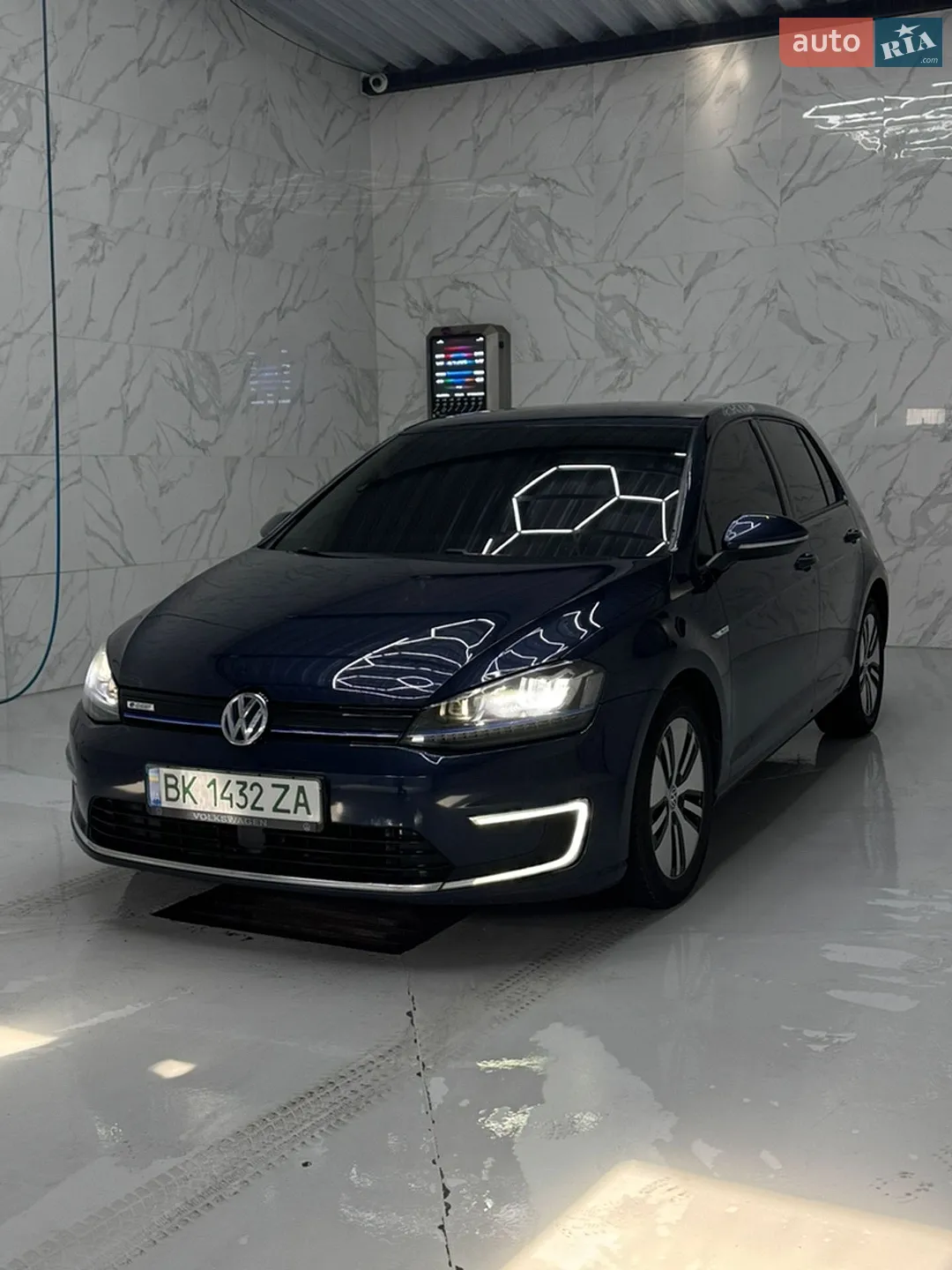 Volkswagen e-Golf, 2014