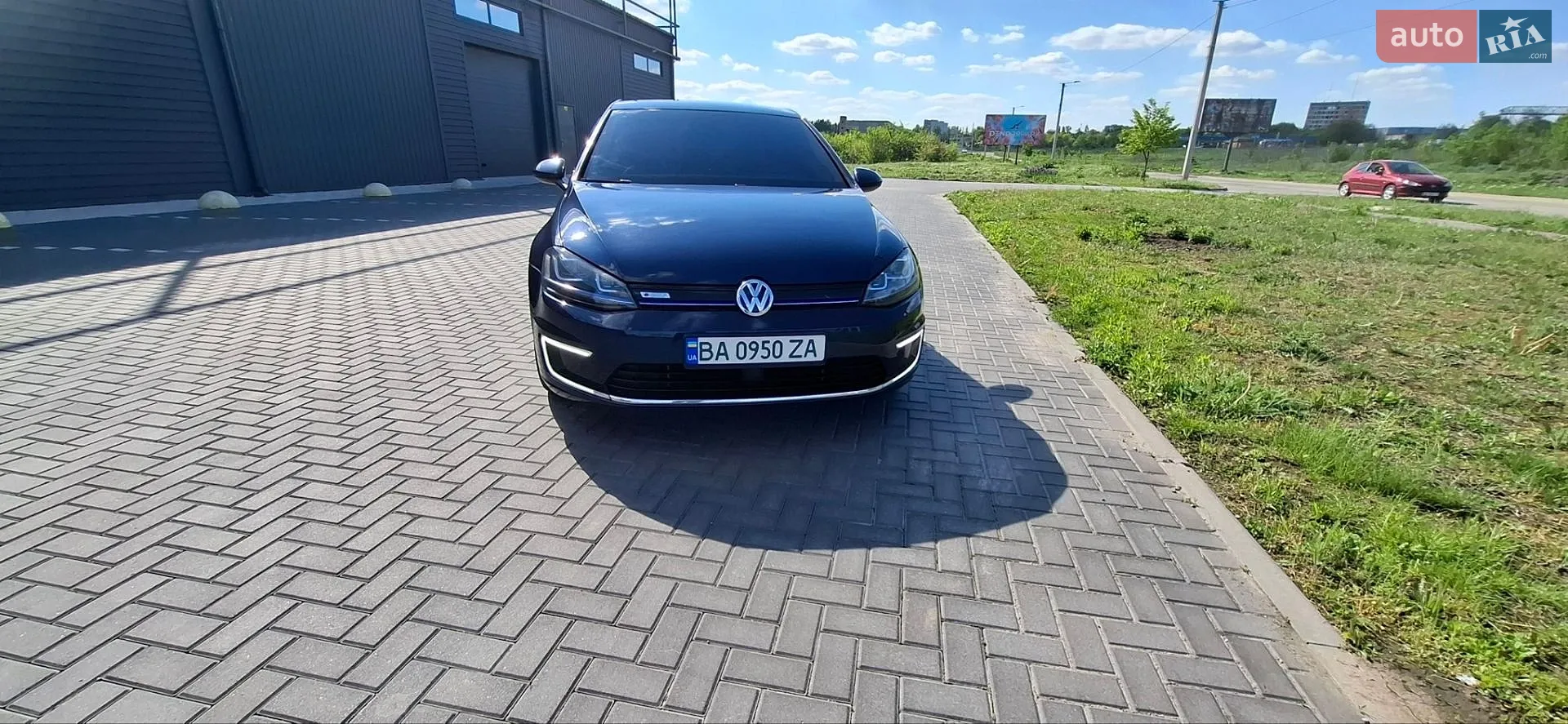Volkswagen e-Golf, 2015