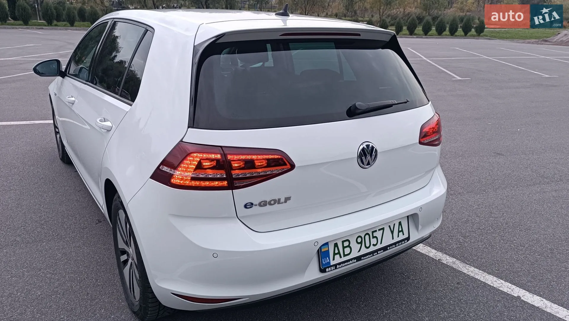 Volkswagen e-Golf, 2015