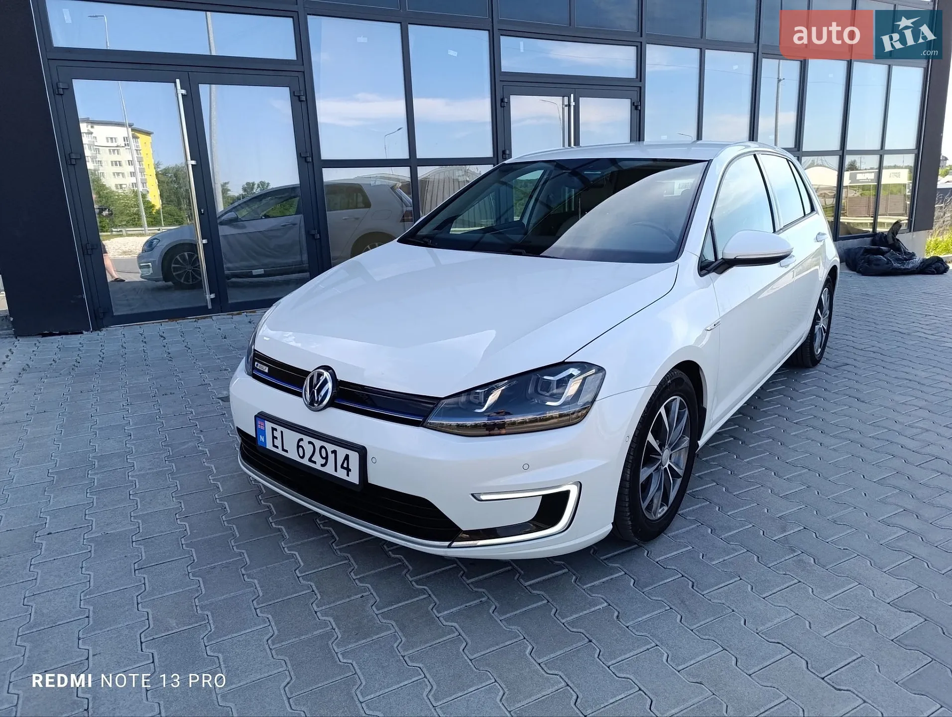 Volkswagen e-Golf, 2015