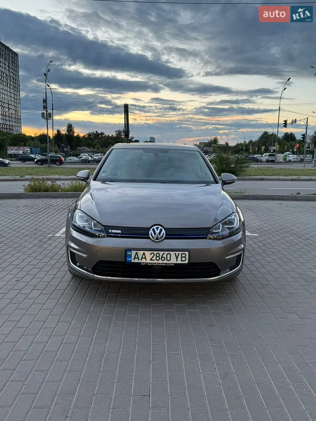Volkswagen e-Golf, 2014