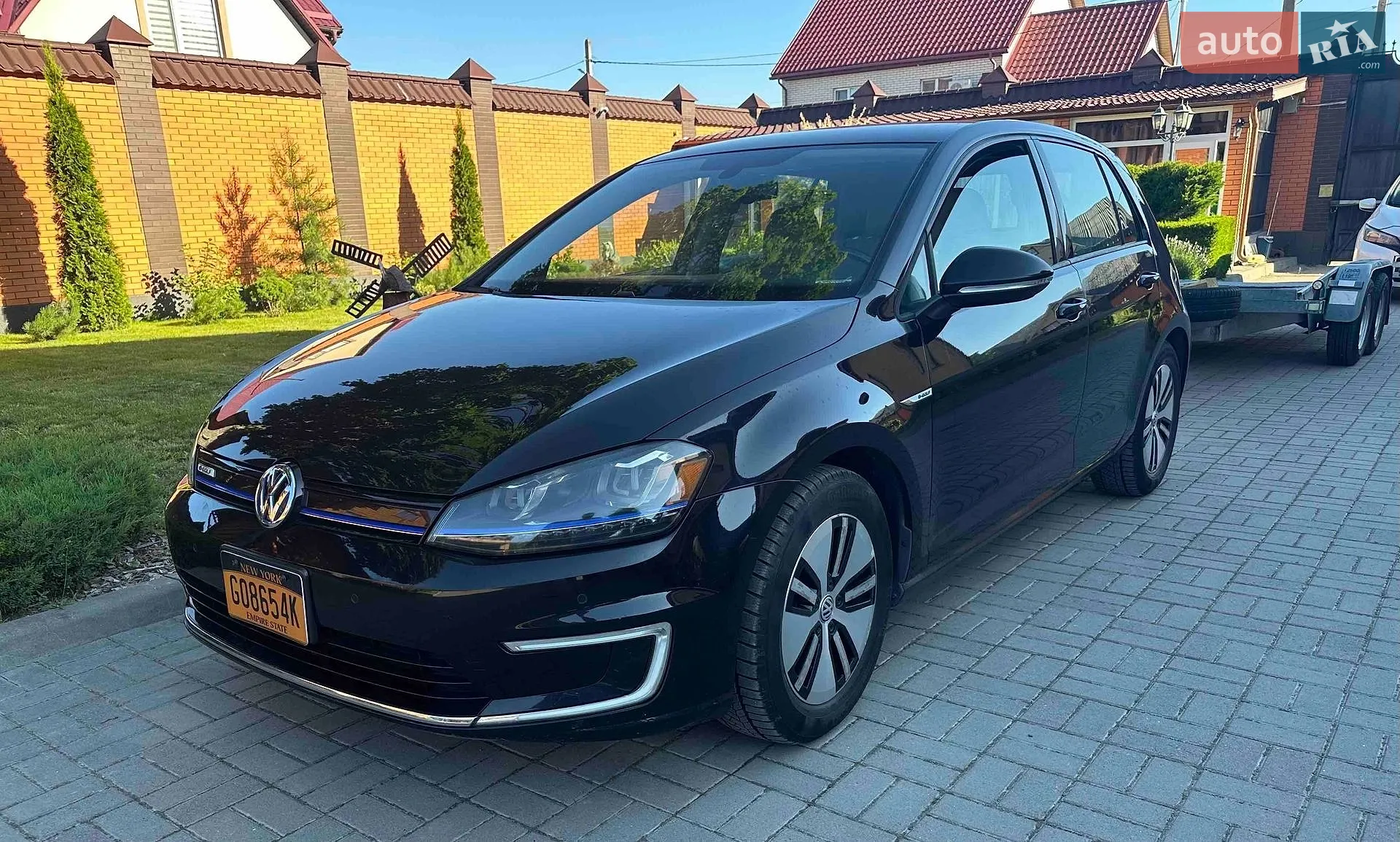 Volkswagen e-Golf, 2015