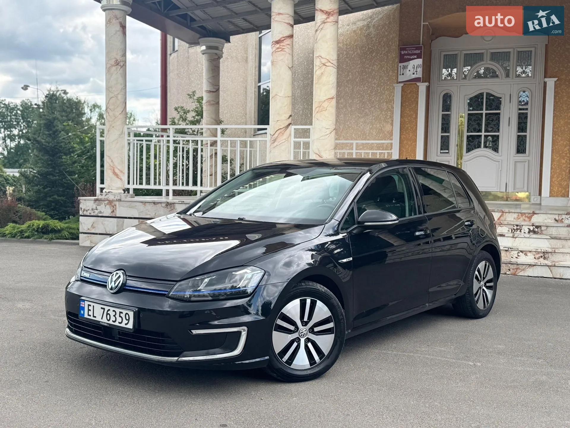 Volkswagen e-Golf, 2015