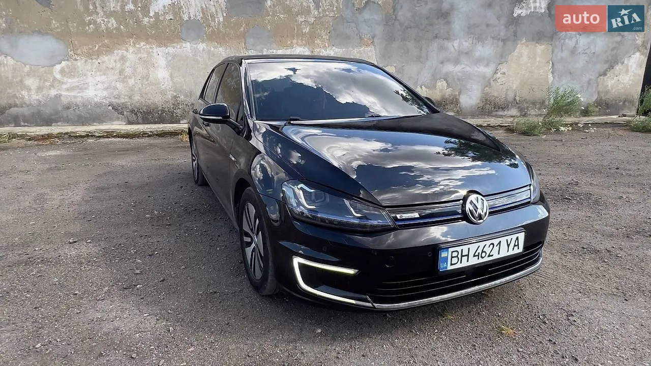 Volkswagen e-Golf 2016 — 1