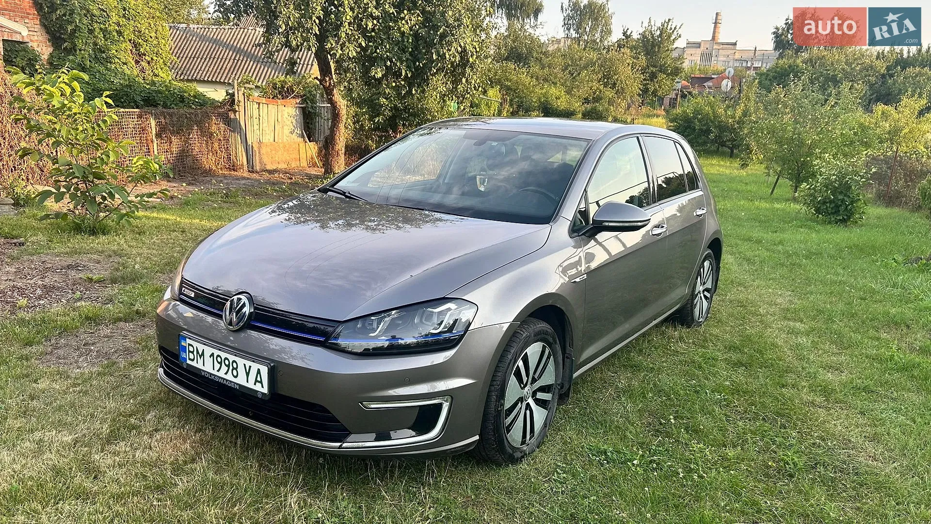 Volkswagen e-Golf, 2015