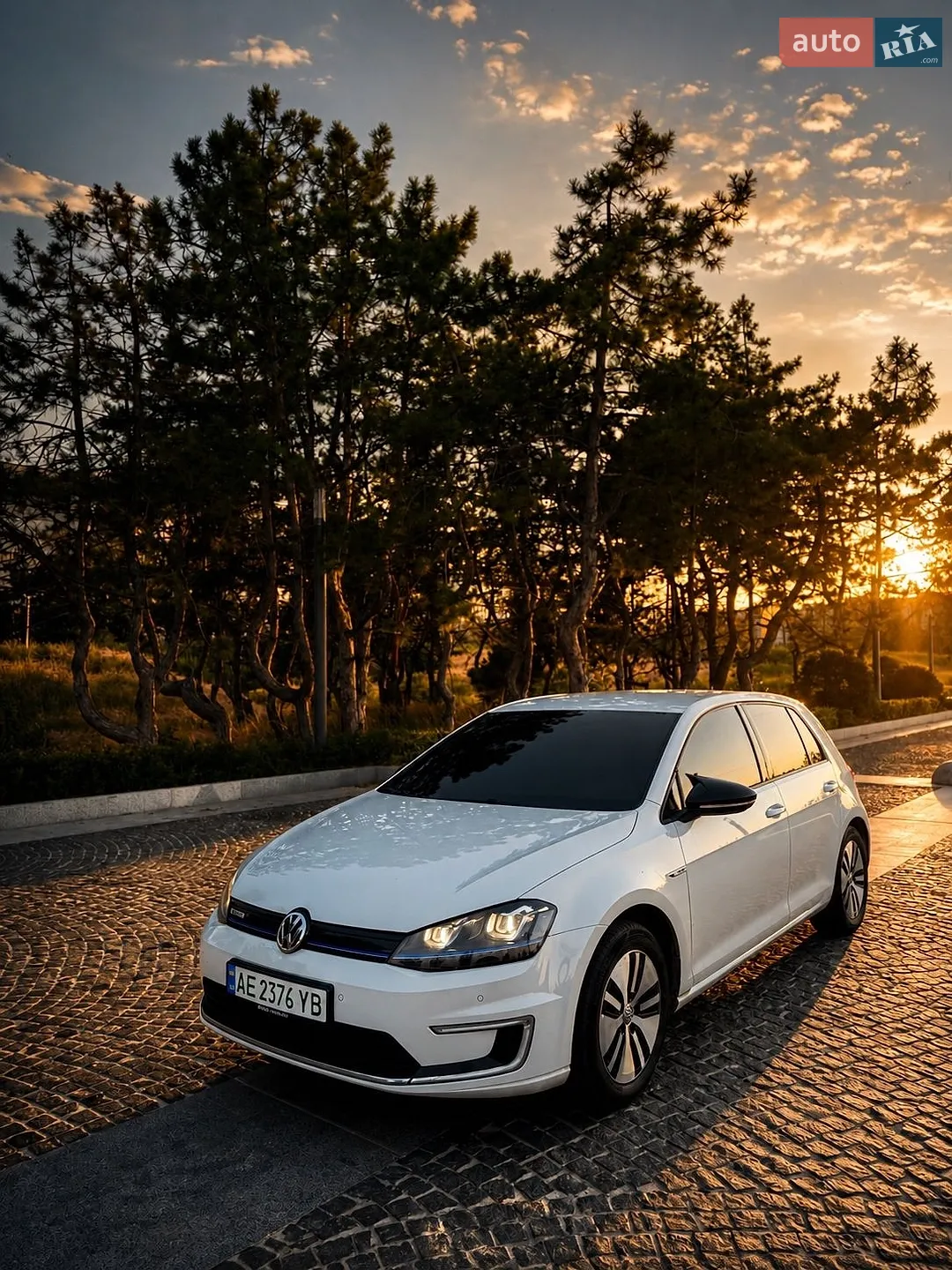 Volkswagen e-Golf, 2015