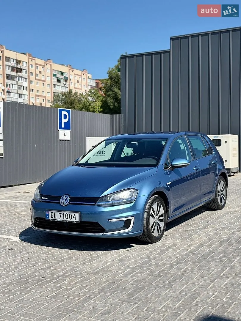 Volkswagen e-Golf, 2015