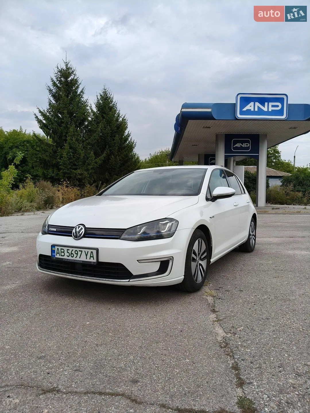 Volkswagen e-Golf, 2014