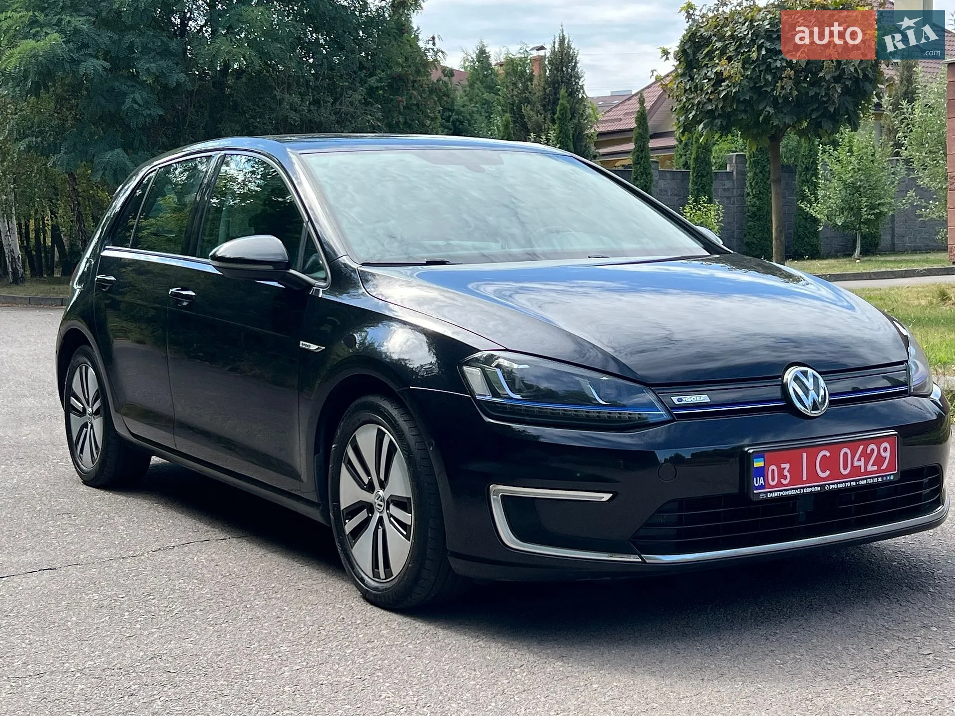 Volkswagen e-Golf, 2015