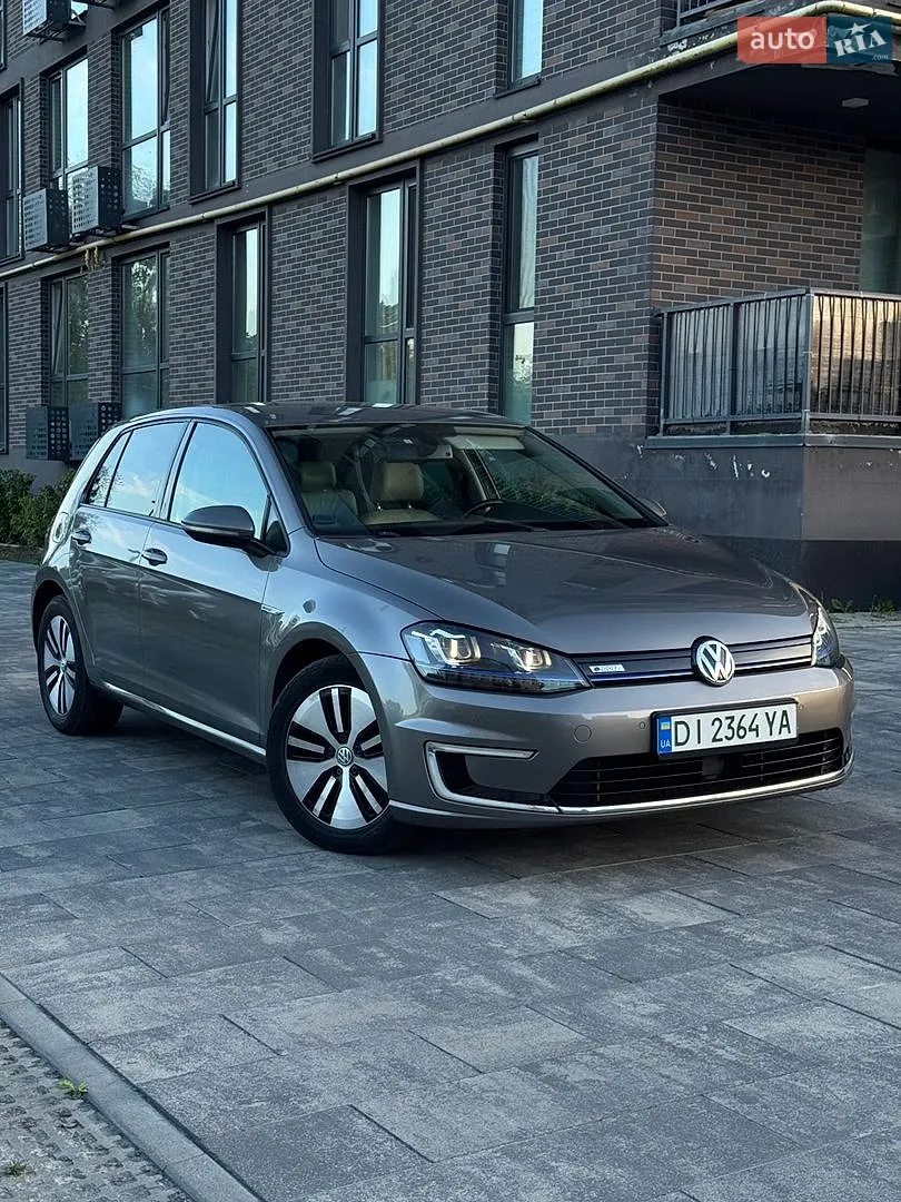 Volkswagen e-Golf, 2015