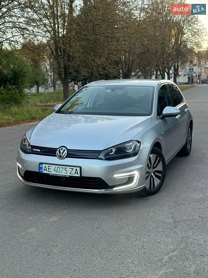 Volkswagen e-Golf 2015 — 1