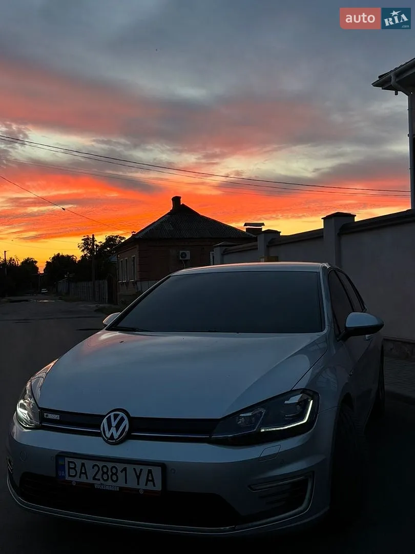 Volkswagen e-Golf, 2019