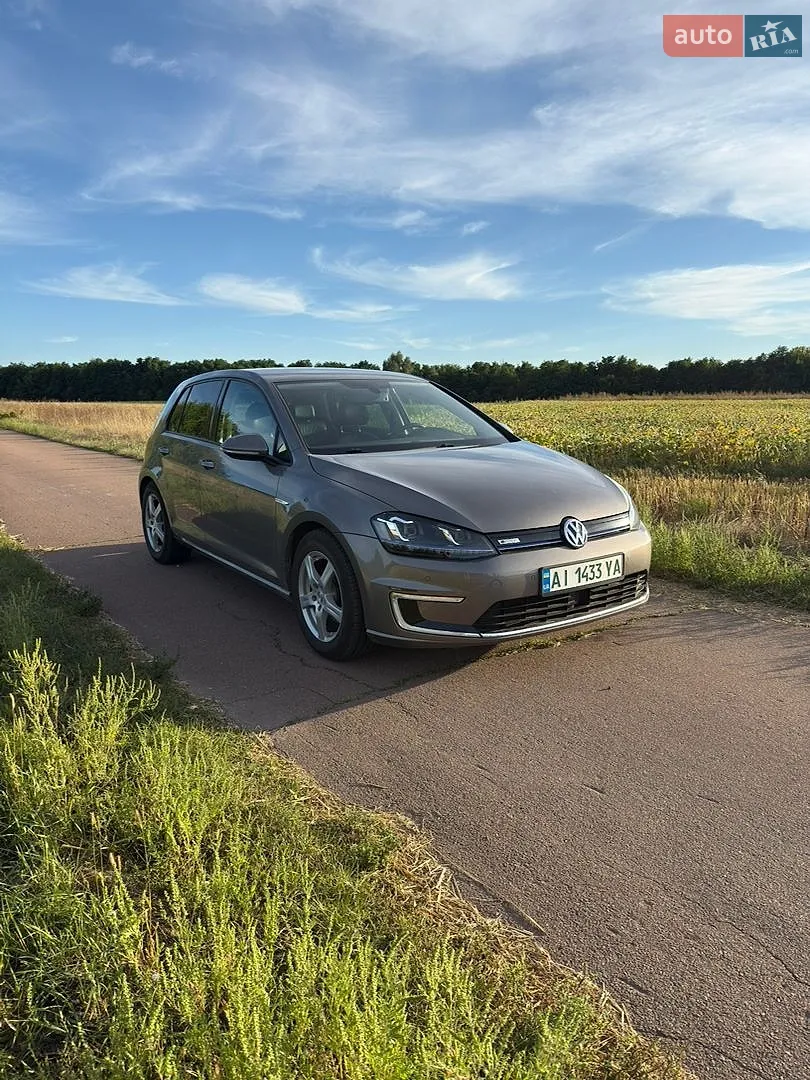 Volkswagen e-Golf, 2015