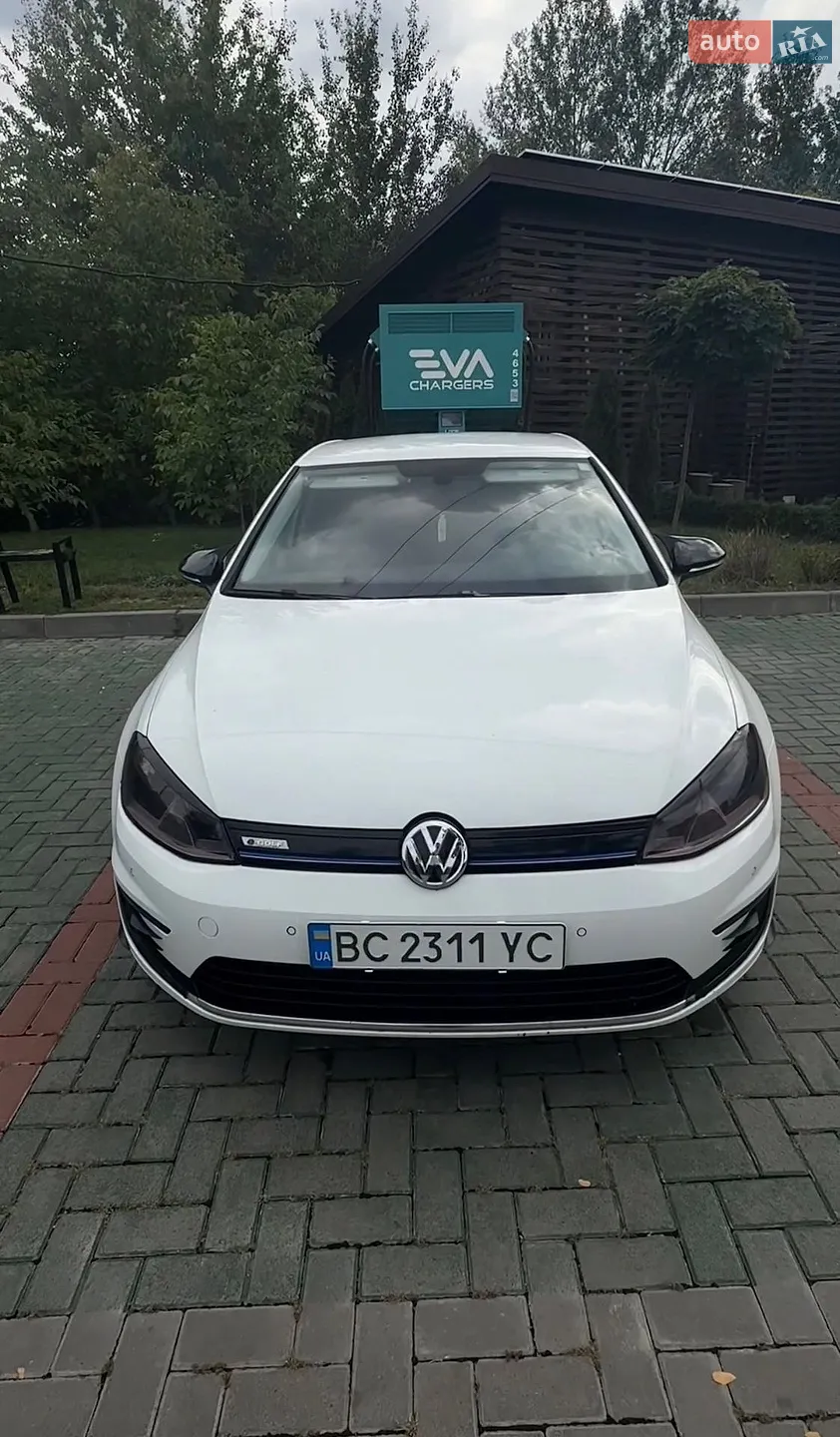 Volkswagen e-Golf, 2015