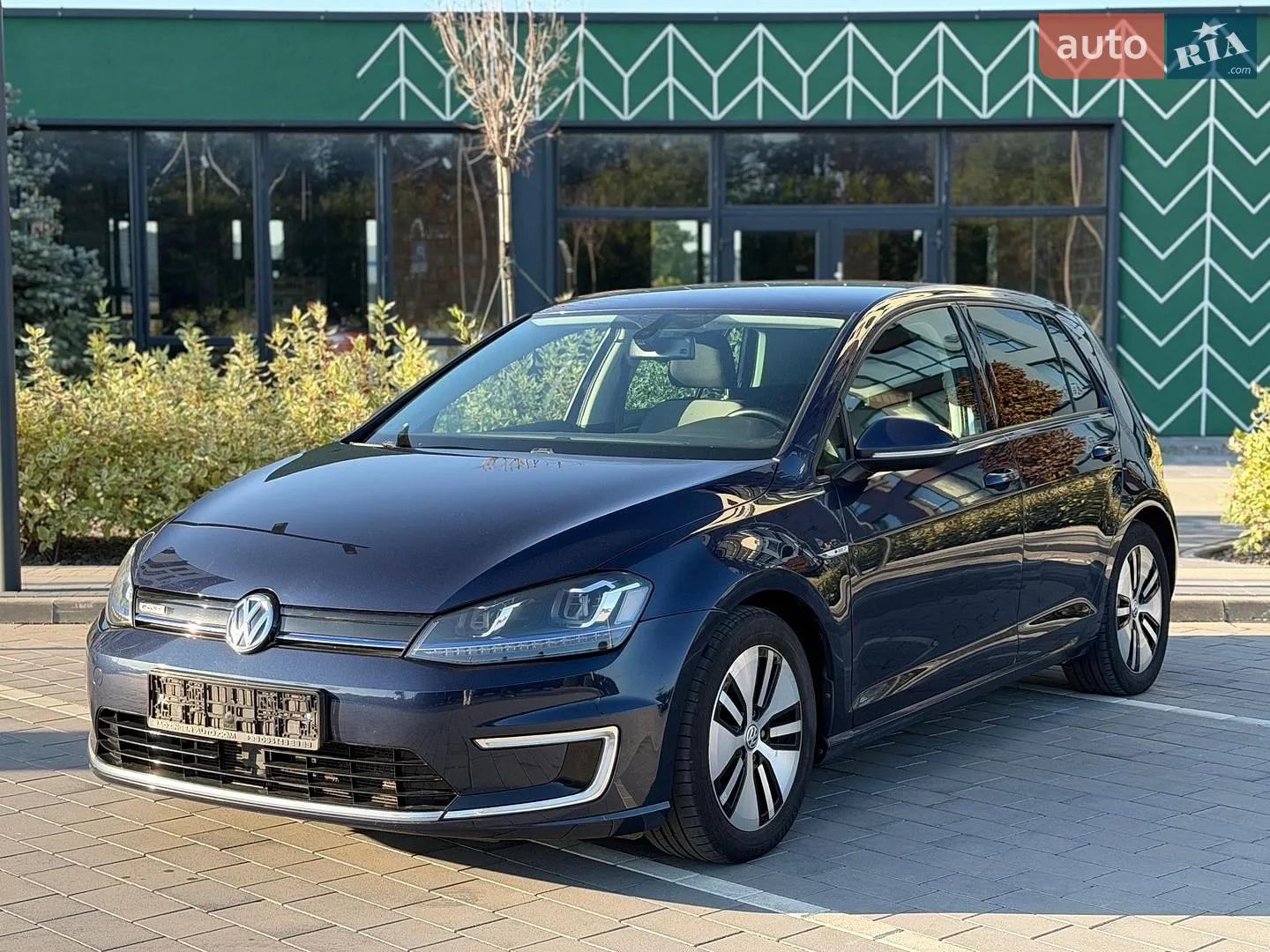 Volkswagen e-Golf, 2015