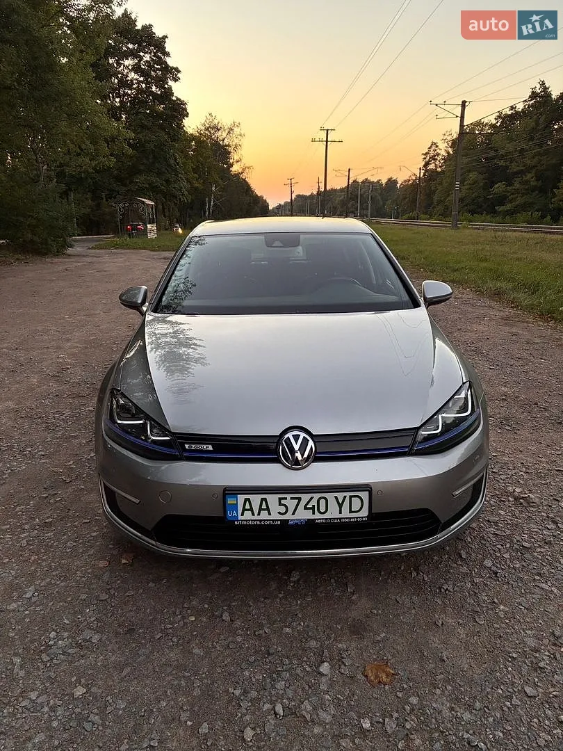Volkswagen e-Golf, 2015