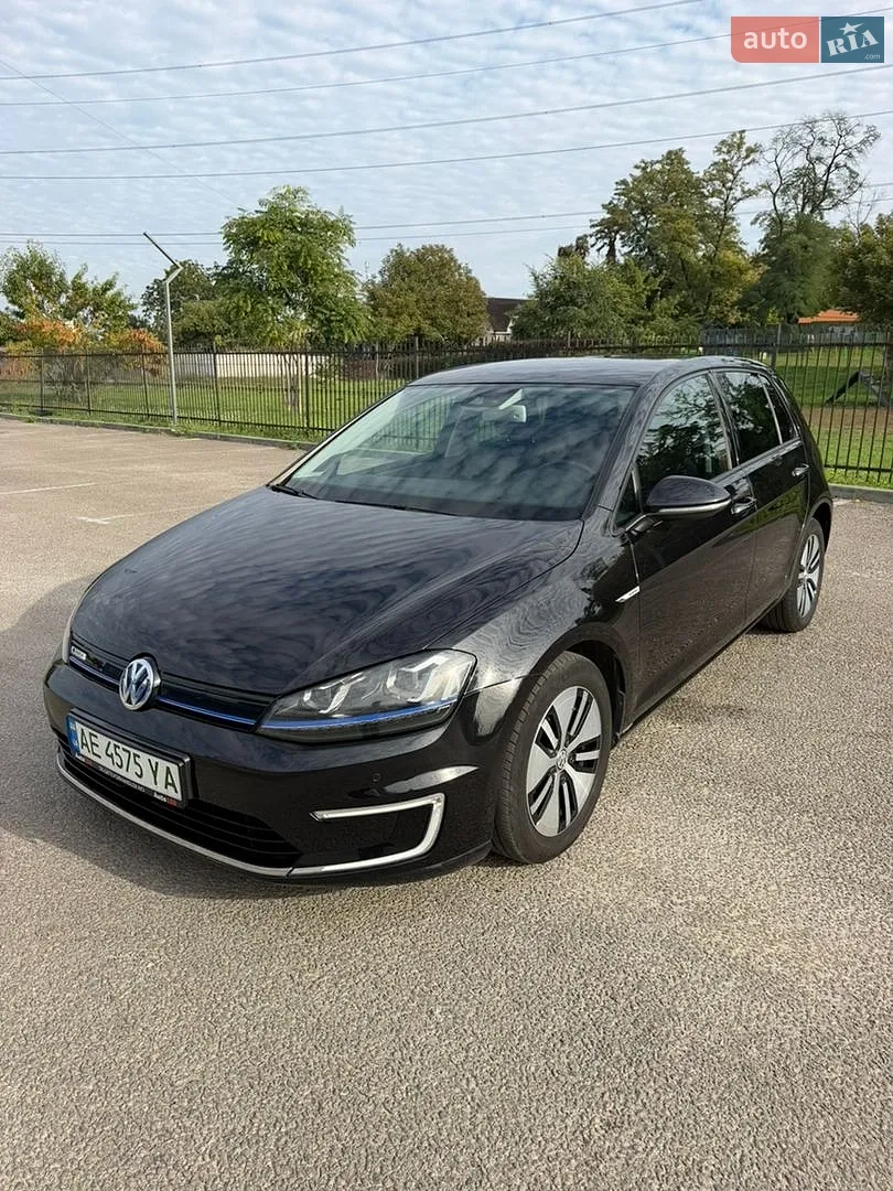 Volkswagen e-Golf, 2014