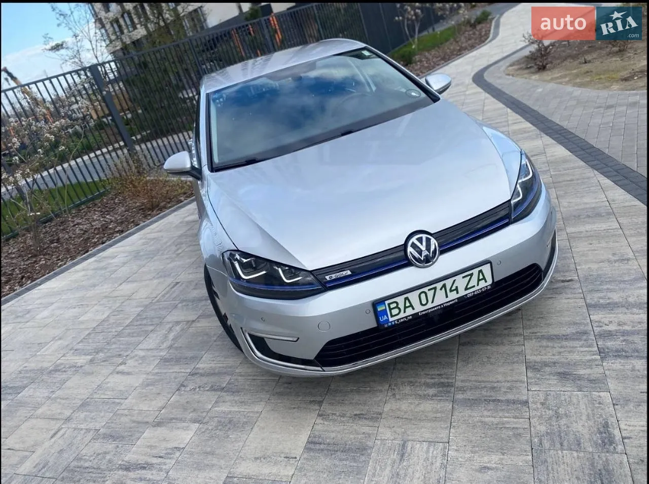 Volkswagen e-Golf, 2015