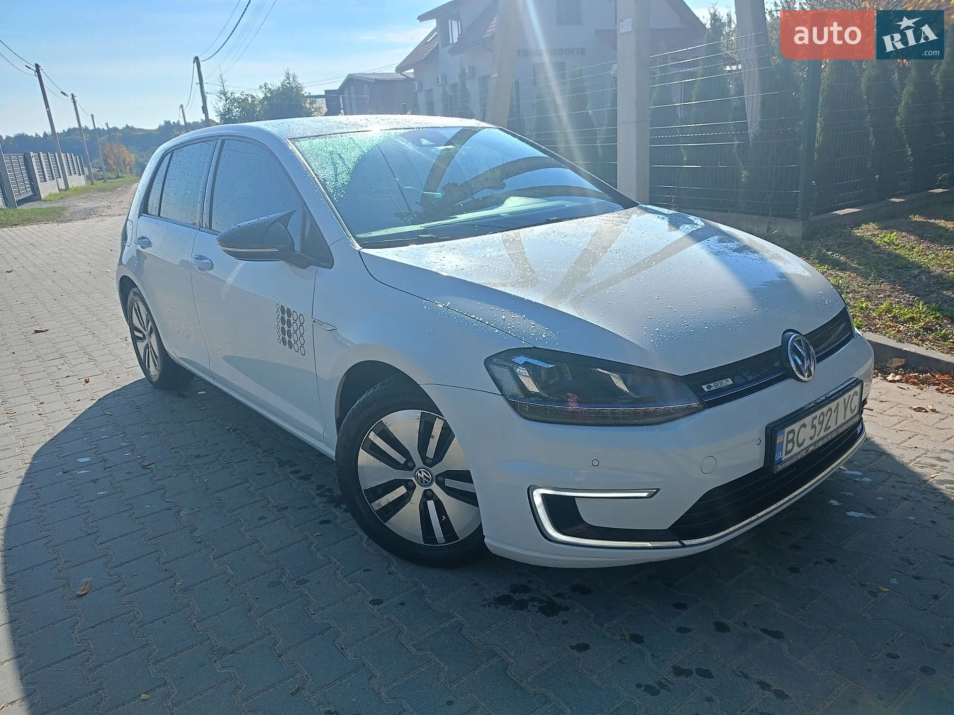 Volkswagen e-Golf, 2015