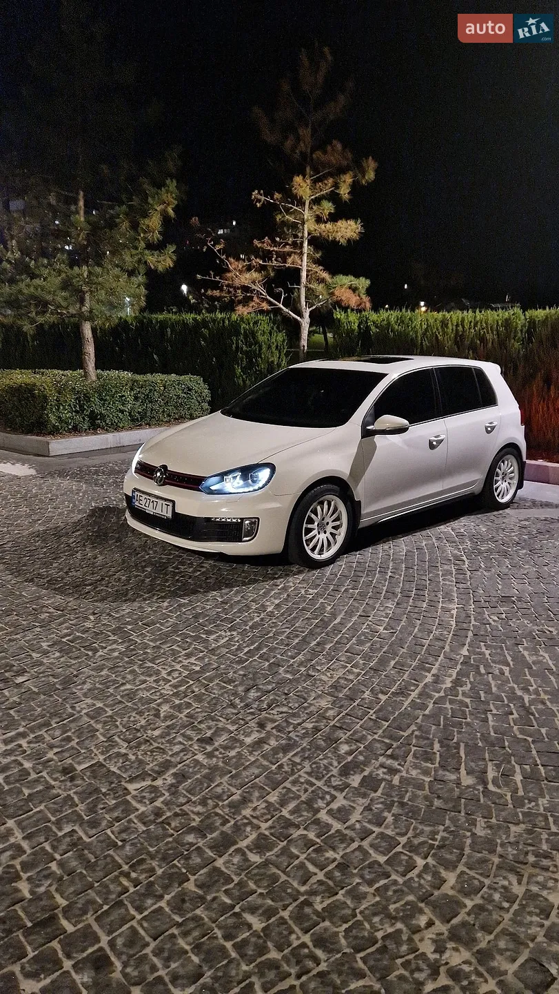 Volkswagen Golf GTI, 2011