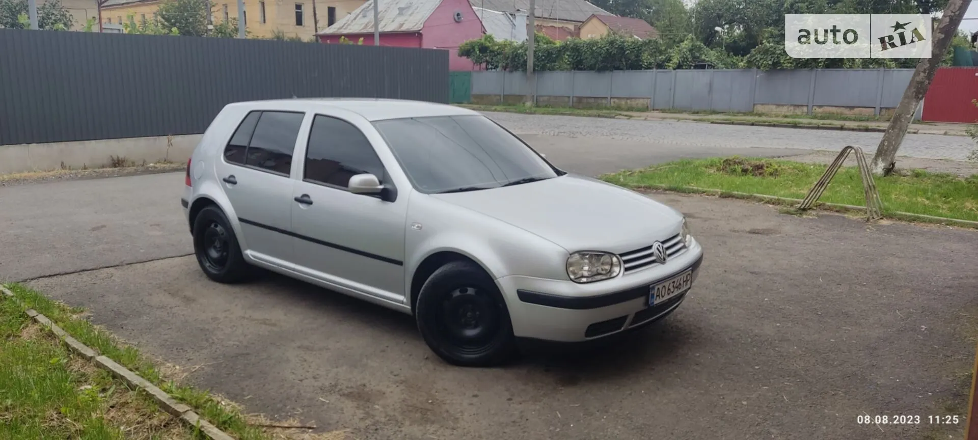 Volkswagen Golf, 2001