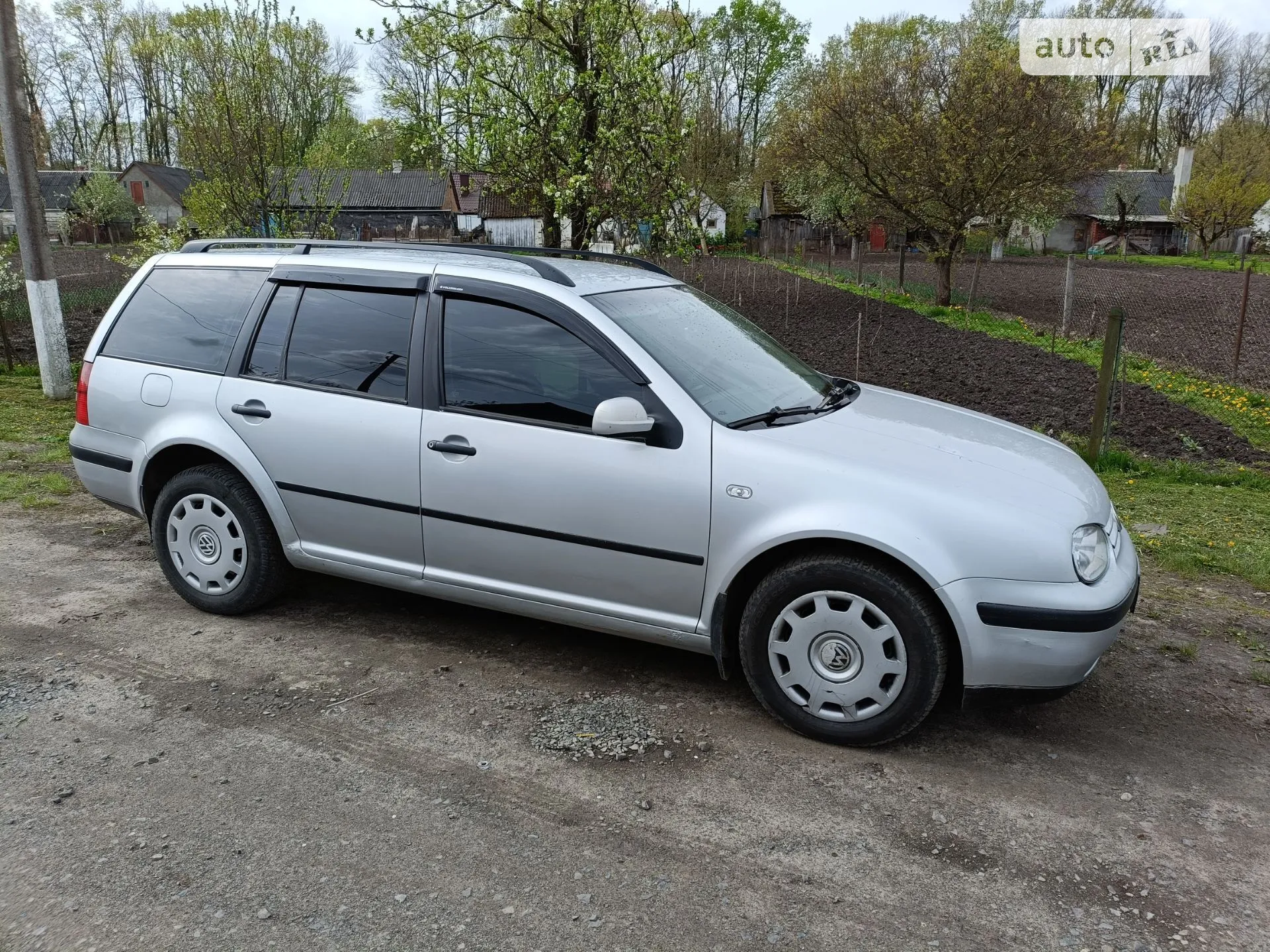 Volkswagen Golf, 2004
