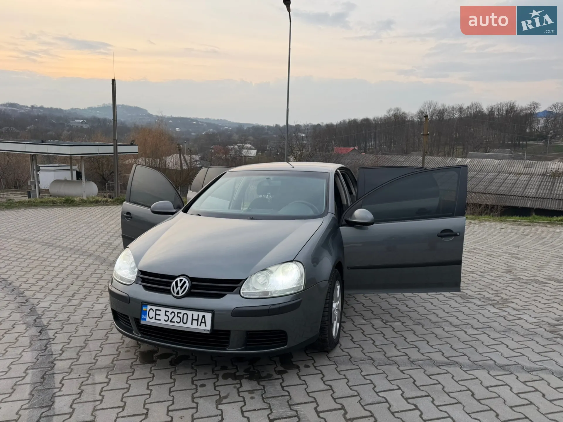 Volkswagen Golf, 2004