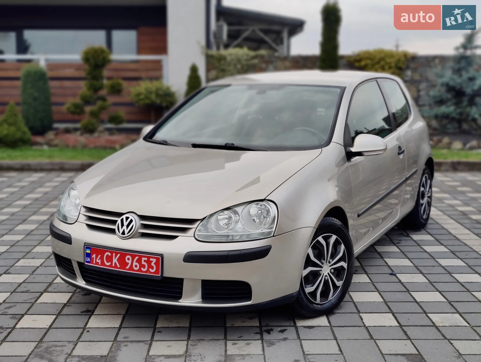 Volkswagen Golf, 2004
