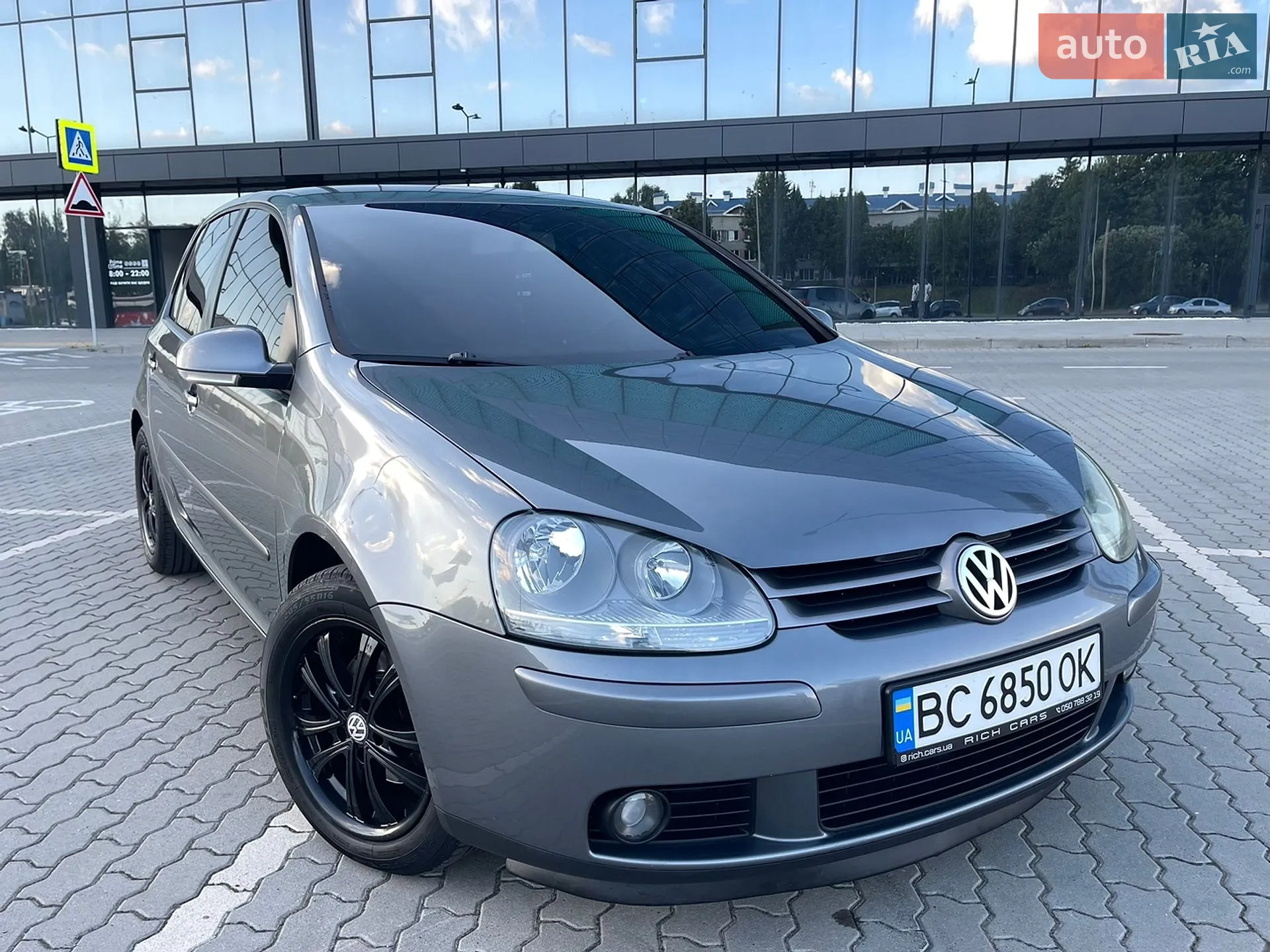 Volkswagen Golf, 2004